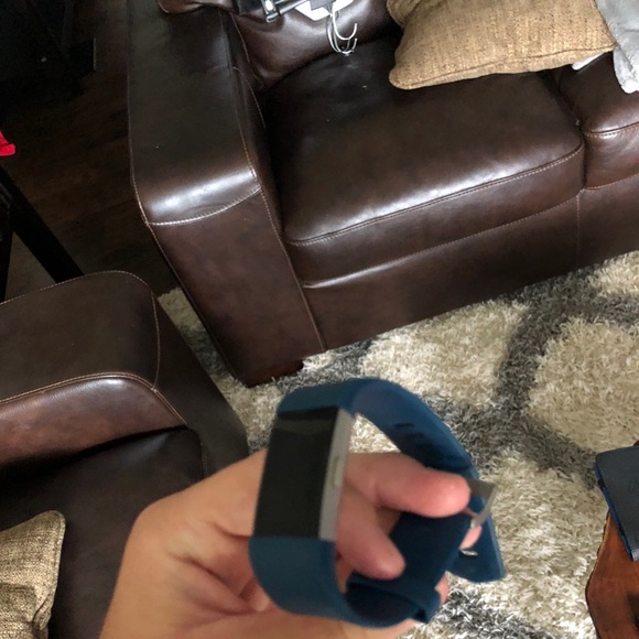 2 Fitbit Charge 2 - Picture 4 of 4